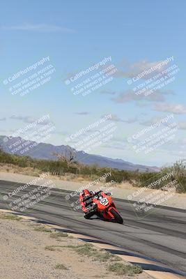 media/Nov-16-2025-Race Pace (Sun) [[8c5fa54630]]/Verified Riders/4-Turn 3 Inside (1050am)/